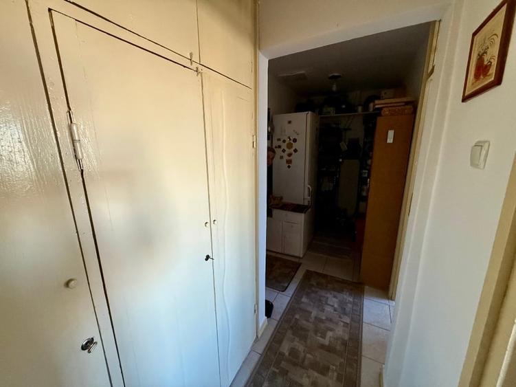 Apartament cu 3 camere decomandat în Lenin