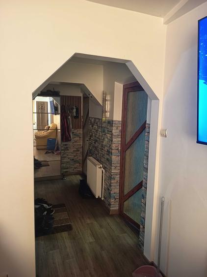Apartament cu 3 camere semidecomandat în Ștefănești