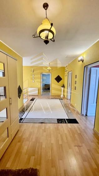Casă individuală cu 6 camere cu Teren 1000 Mp în Zorilor