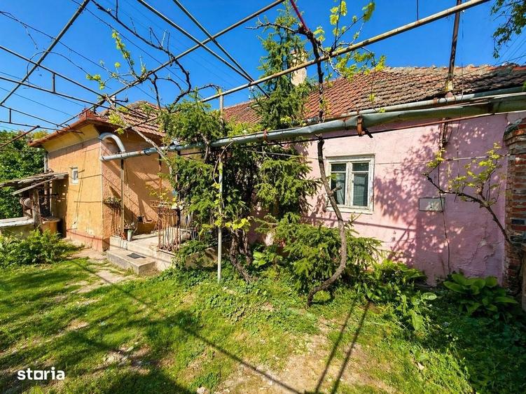 Casă cu 3 camere cu Teren 1082 Mp în Central