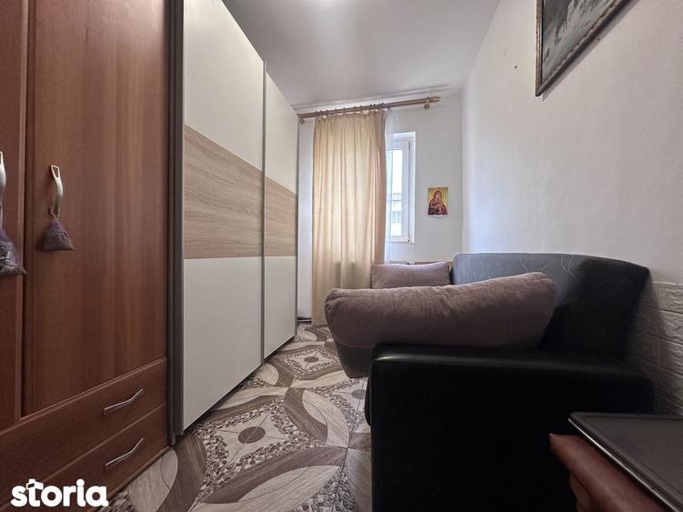 Apartament cu 3 camere în Micro 4