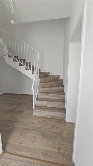 Duplex cu 4 camere cu Canalizare în Moșnița Nouă