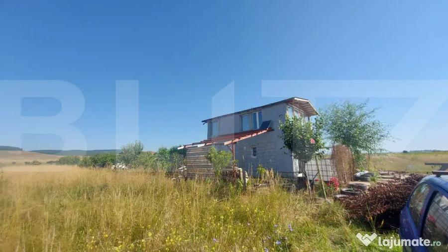 Casă cu 2 camere cu Teren 450 Mp în Dobolii de Jos