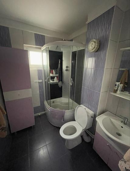 Apartament cu 4 camere decomandat în Central