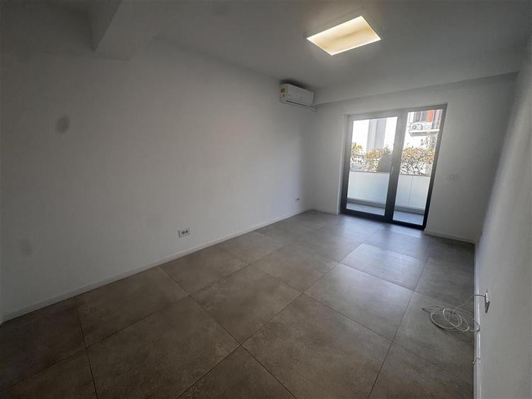 Birou, de 140 mp, în Ultracentral
