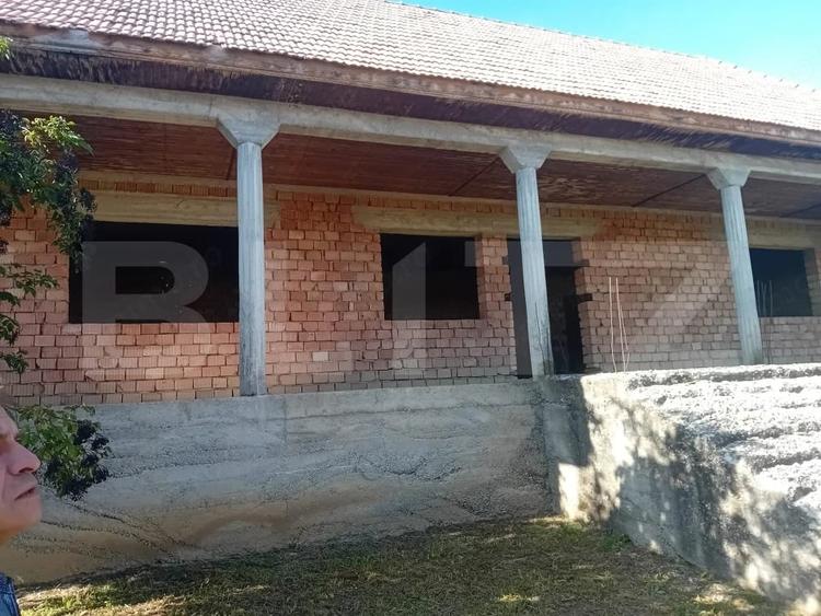 Casă cu Teren 1500 Mp în Cornești (Crăciunești)