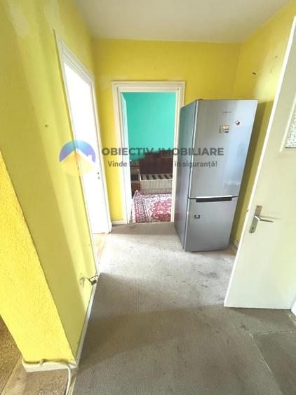 Apartament cu 3 camere decomandat în Central