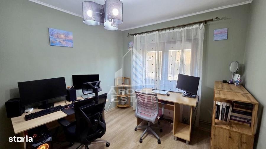 Apartament cu 3 camere decomandat în Bucovina