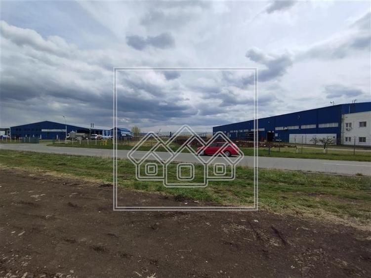 Teren Construcții extravilan de 9300 mp, în Șura Mică