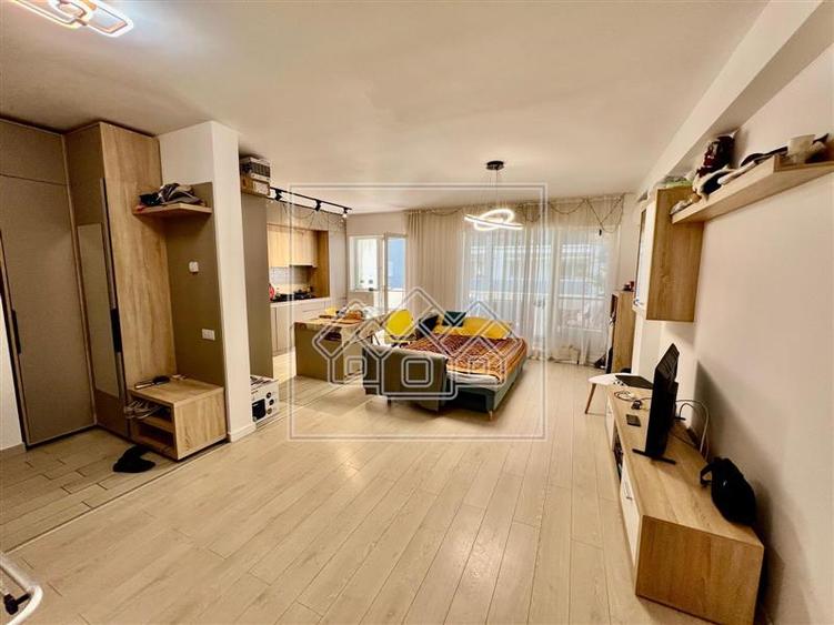 Apartament de vanzare - 3 camere, balcon, parcare - Kogalniceanu - 1