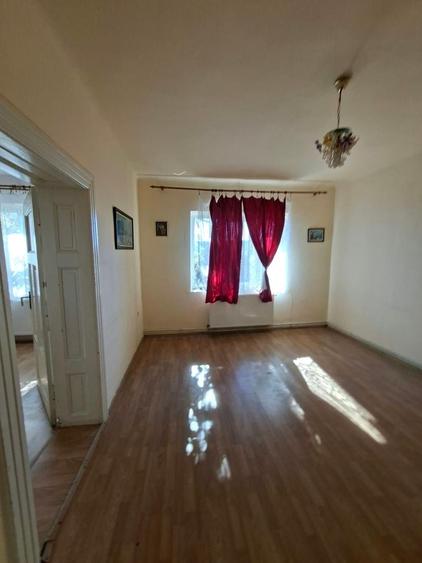 Apartament cu 2 camere semidecomandat în Bogdăneștilor
