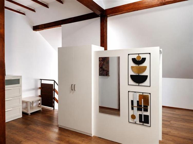 Casă individuală cu 2 camere cu Teren 350 Mp în Craiter
