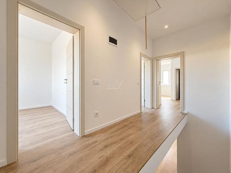 Duplex cu 5 camere cu Canalizare în Moșnița Nouă