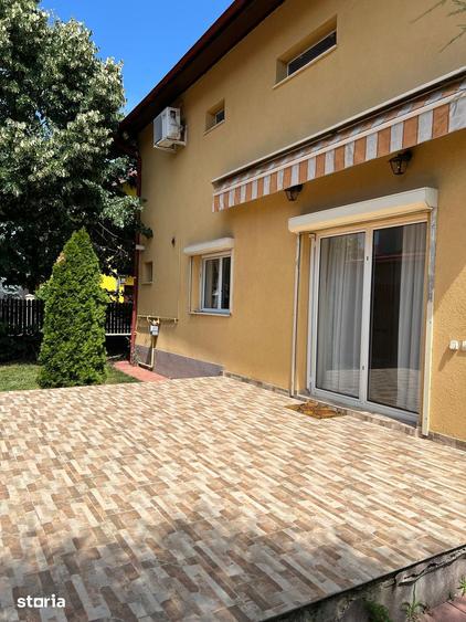 Casă cu 5 camere cu Canalizare în Central