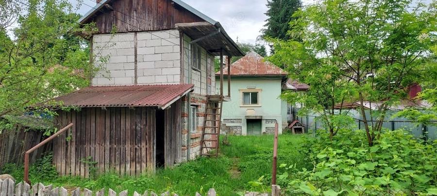 Casă cu 3 camere cu Teren 240 Mp în Curtea de Argeș