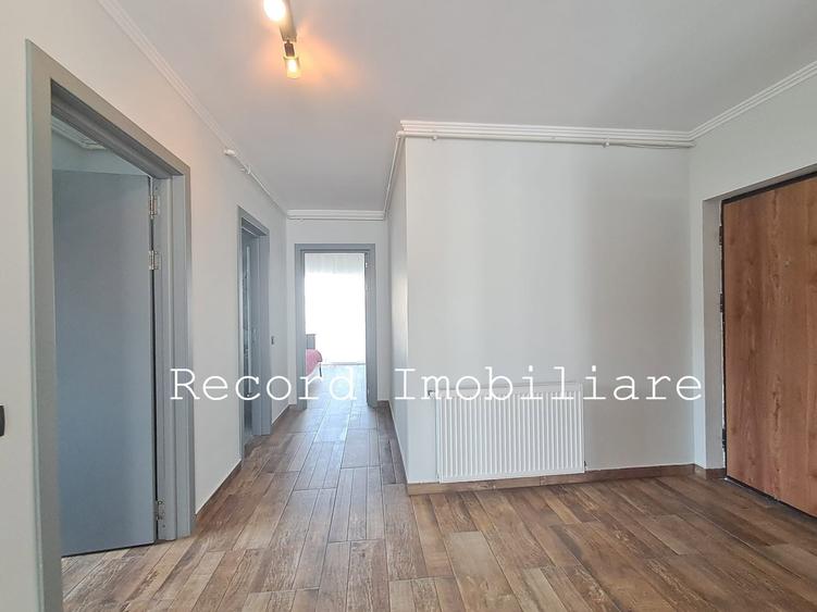 Apartament cu 3 camere decomandat în Florești