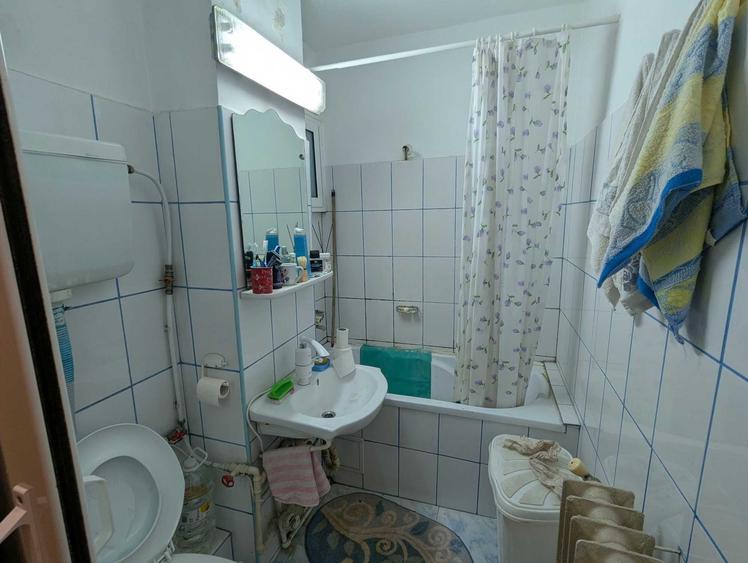 Apartament cu 3 camere decomandat în Nicolae Bălcescu