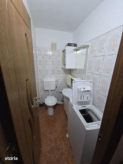 Apartament cu 4 camere decomandat în Astra