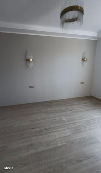 Casă cu 4 camere în Moșnița Veche