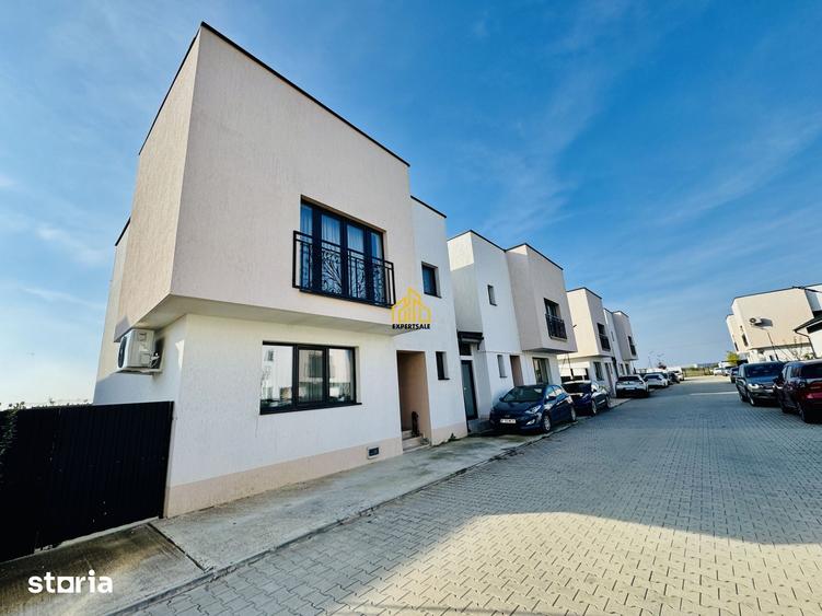 Casă cu 5 camere cu Teren 300 Mp în Domnești