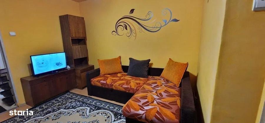 Garsonieră decomandată în 7 Noiembrie