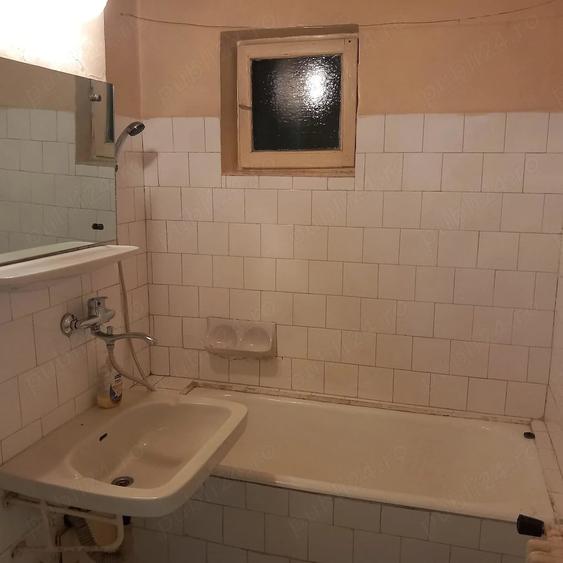 Apartament cu 2 camere decomandat în Ceair