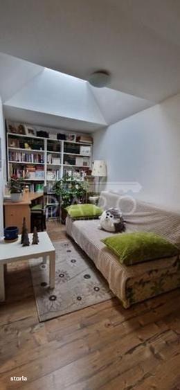 Casă cu 7 camere cu Teren 400 Mp în Central
