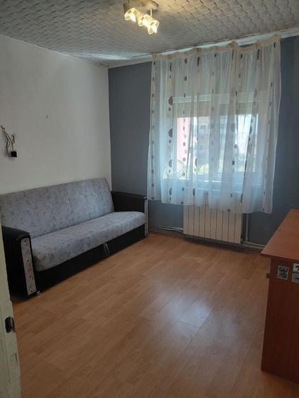Apartament cu 2 camere decomandat în Est