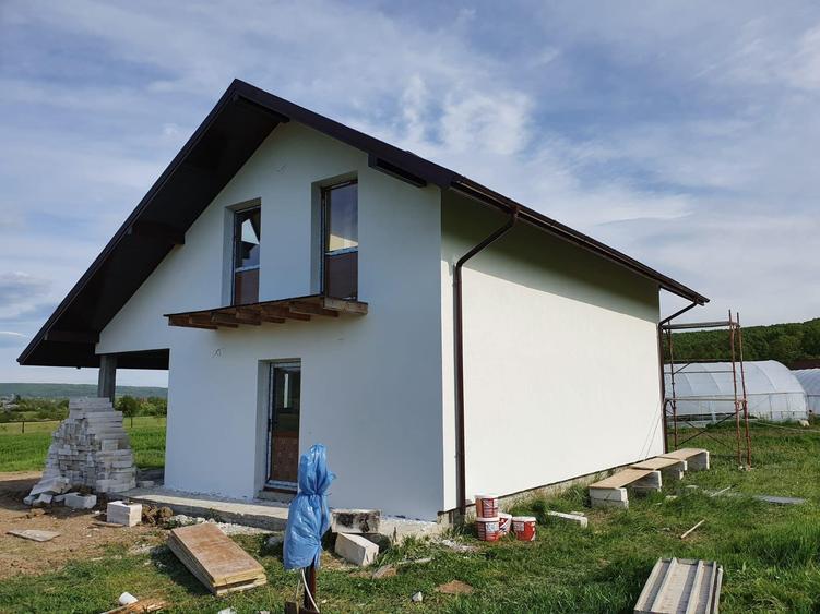 Teren agricol extravilan de 33 mp, în Zătreni