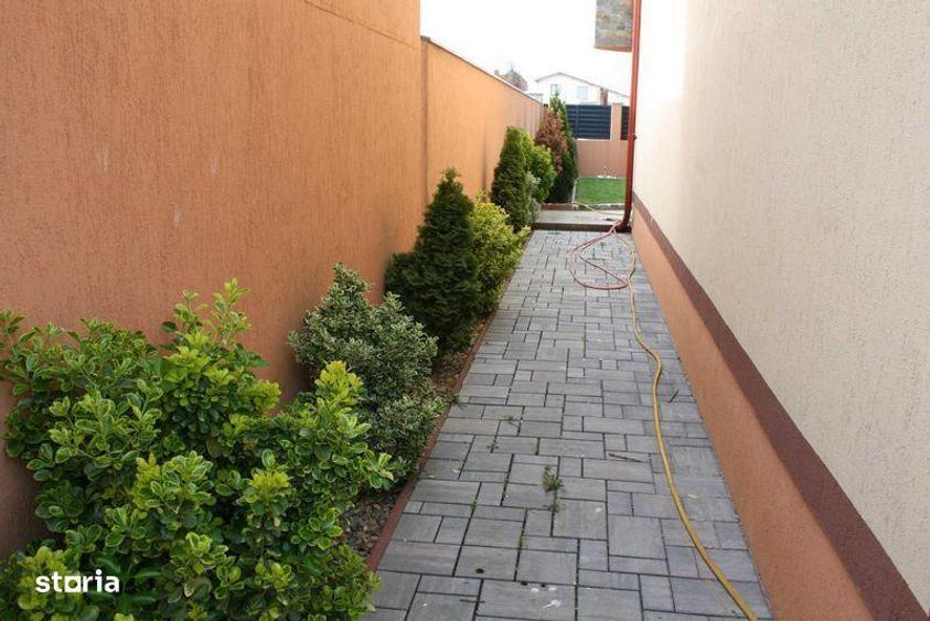 Casă cu 4 camere cu Teren 220 Mp în Central