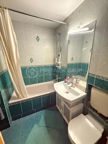 Apartament cu 3 camere decomandat în Tătărași