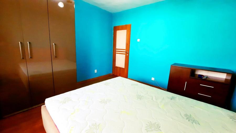 Apartament cu 3 camere decomandat, mobilat în Mircea cel Bătrân