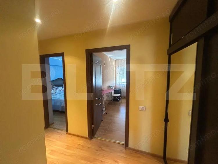 Apartament cu 3 camere decomandat în Micro 11