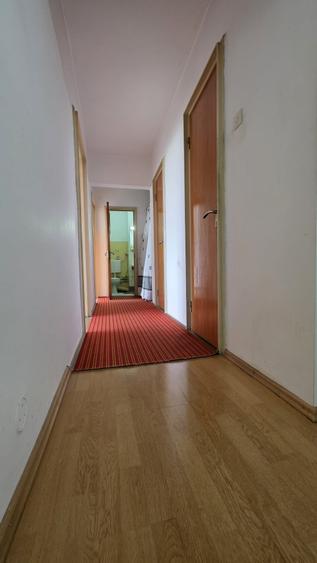 Apartament cu 3 camere decomandat în Berceni