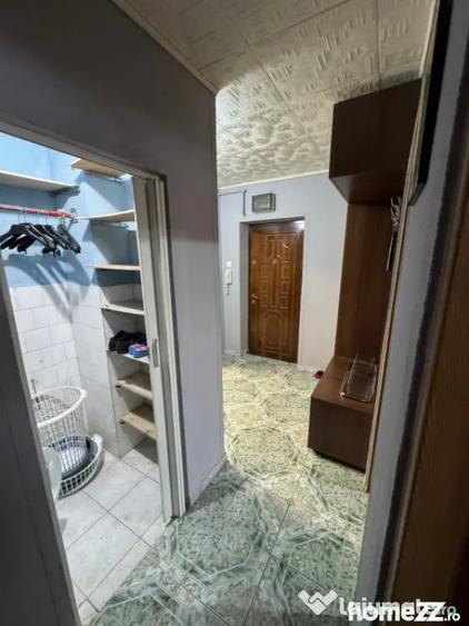 Apartament cu 3 camere decomandat în Republicii