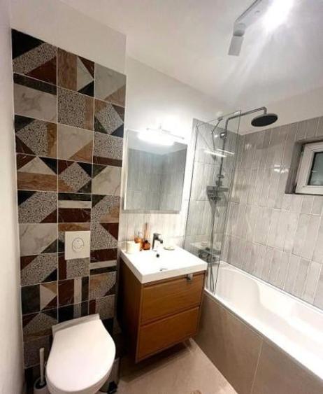 Apartament cu 2 camere decomandat, mobilat în Nerva Traian