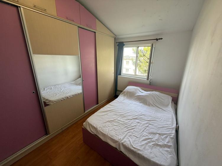 Apartament cu 3 camere semidecomandat, mobilat în Km 4-5