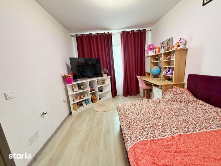 Casă cu 5 camere cu Teren 400 Mp în Moșoaia