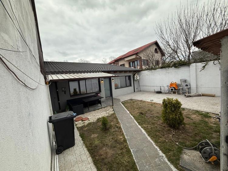 Casă cu 2 camere în Central