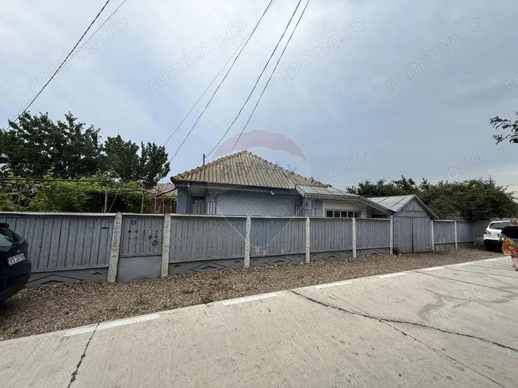 Casă cu 6 camere cu Teren 1340 Mp în Zorleni