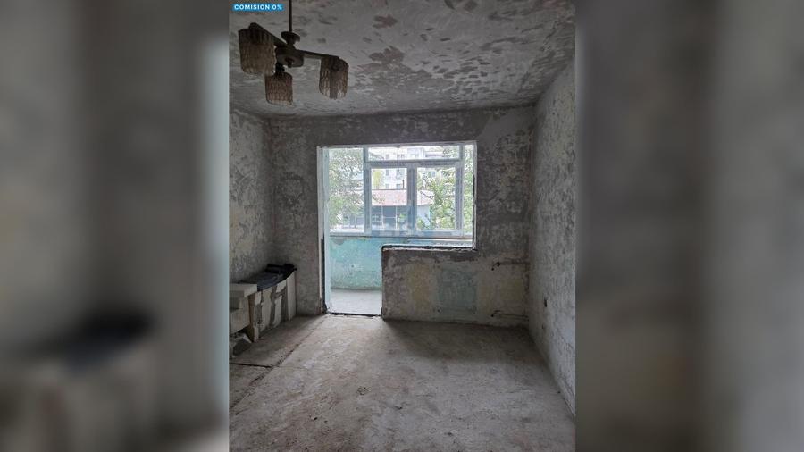Apartament cu 3 camere decomandat în Micro 40