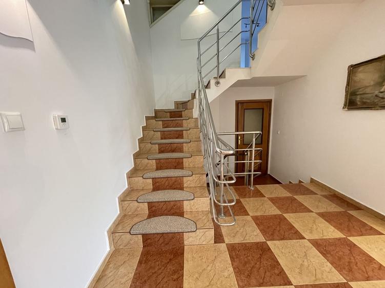 Casă individuală cu 5 camere cu Canalizare în Blașcovici