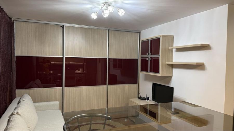 Apartament cu 2 camere semidecomandat în Mihai Bravu