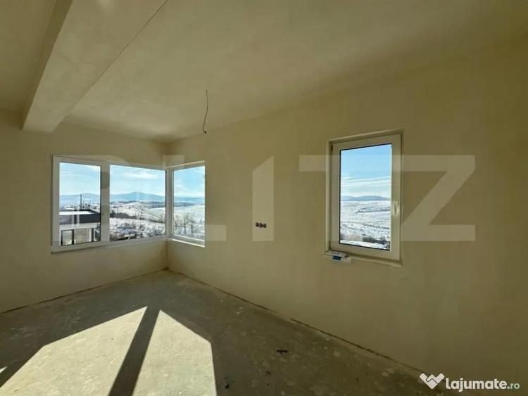 Casă cu 4 camere cu Teren 300 Mp în Central