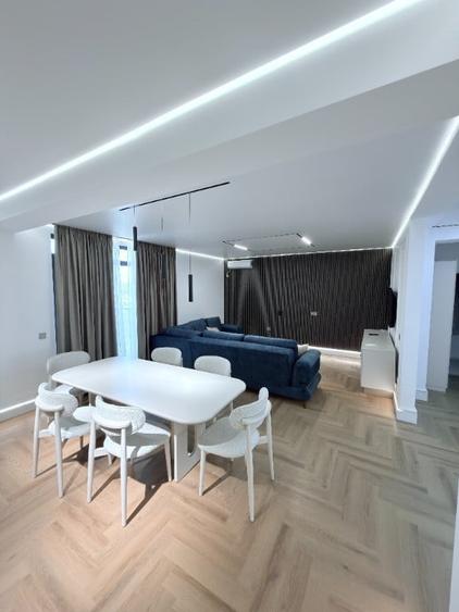 Apartament cu 3 camere decomandat în Central