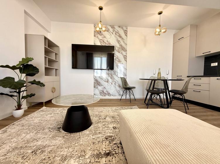 Apartament cu 3 camere semidecomandat, mobilat în Prelungirea Ghencea