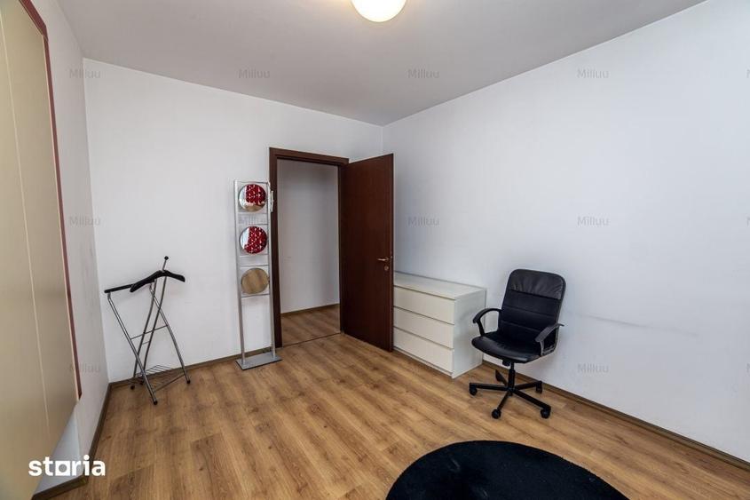 Apartament cu 3 camere semidecomandat în Militari