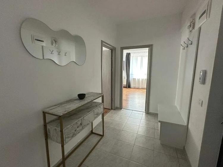 Apartament cu 2 camere decomandat, mobilat în Aurel Vlaicu