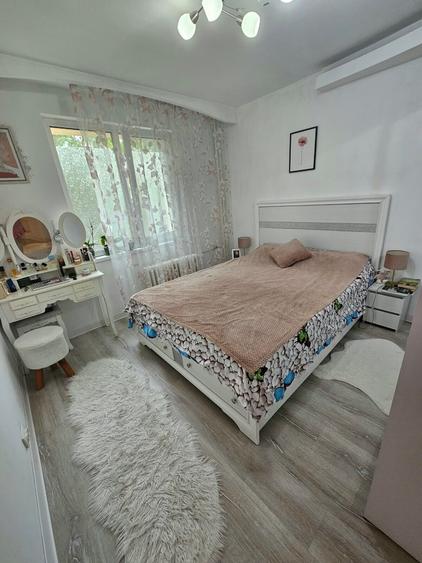 Apartament cu 4 camere în Baicului