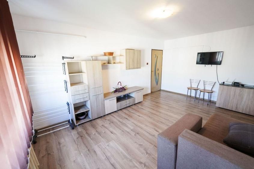 Apartament cu 2 camere decomandat, mobilat în Rovine